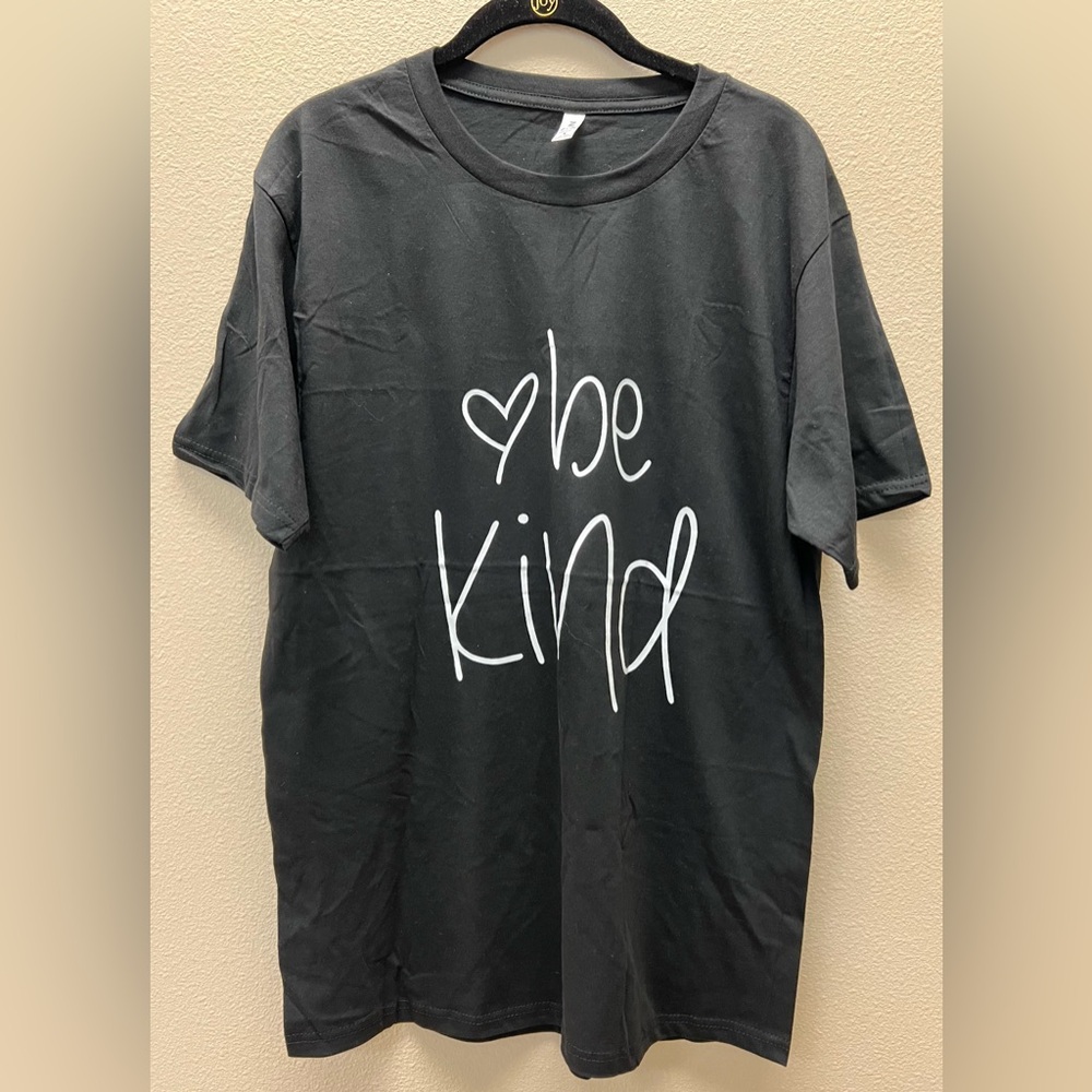 Zuni “❤️Be Kind” New Large Black Short Sleeve T-Shirt